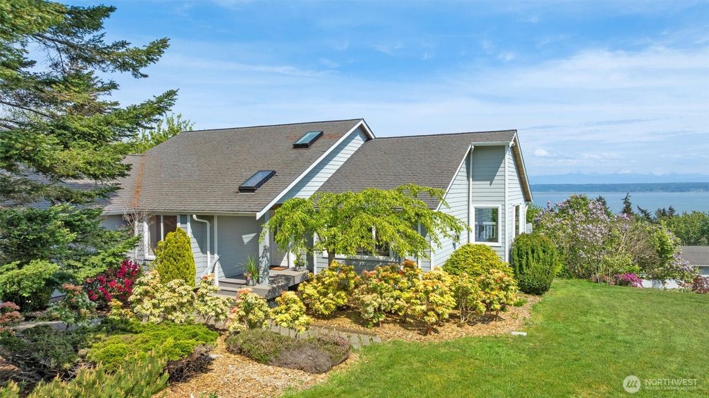 827 Michael Way, Camano Island, WA 98282