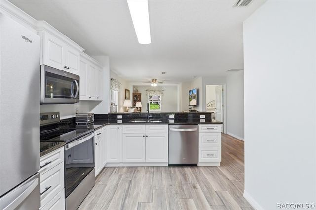 1912 N Havershall Point, Crystal River, FL 34429