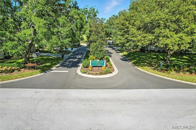 1912 N Havershall Point, Crystal River, FL 34429
