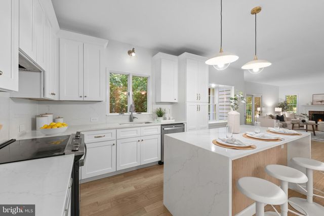 1224 NOB HILL DR, Gambrills, MD 21054