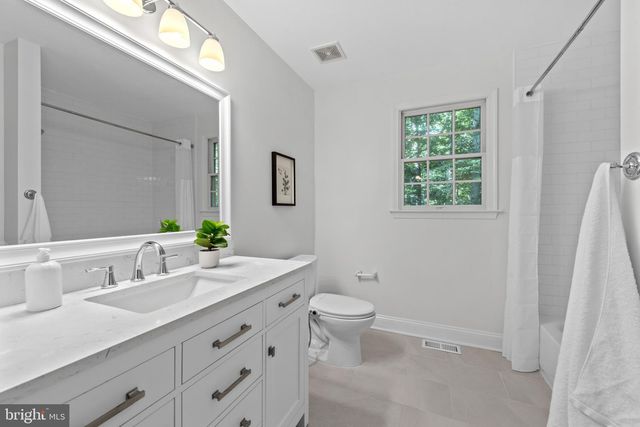 1224 NOB HILL DR, Gambrills, MD 21054