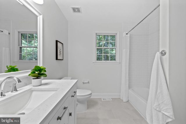 1224 NOB HILL DR, Gambrills, MD 21054