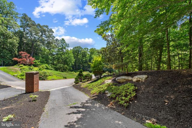 1224 NOB HILL DR, Gambrills, MD 21054