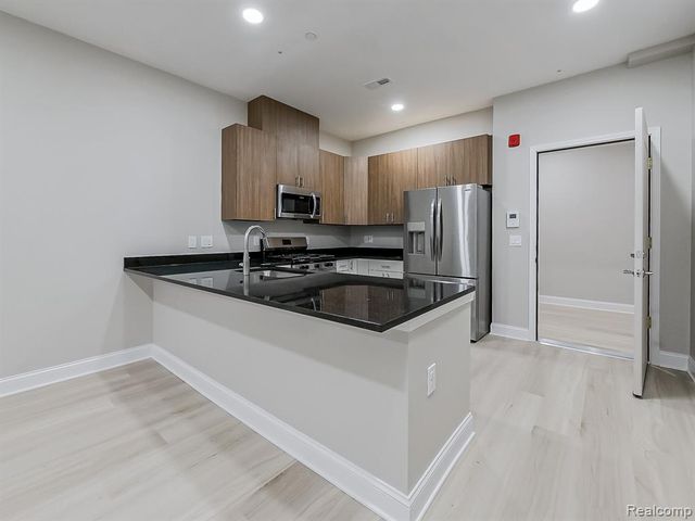 31480 Warren Road 203, Westland, MI 48185