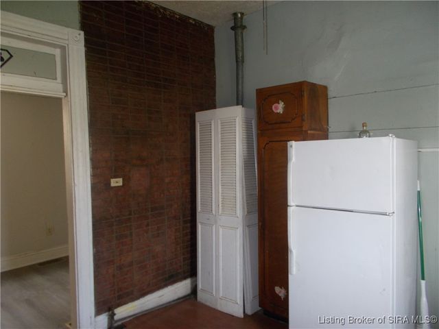 321 Galt Street, New Albany, IN 47150