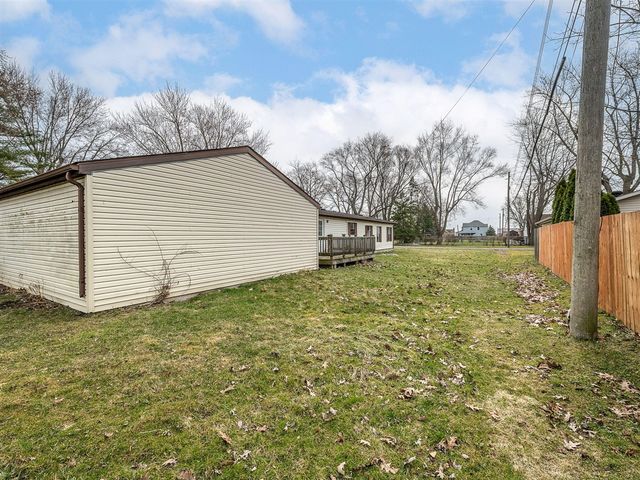 3562 Meadowcrest Drive, Monroe, MI 48162