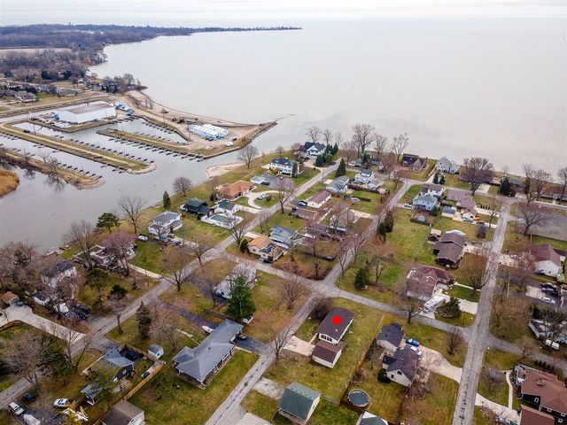 3562 Meadowcrest Drive, Monroe, MI 48162