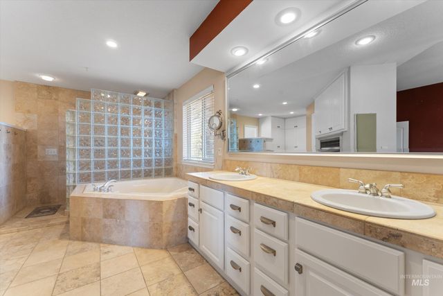 3954 W Quail Ridge, Boise, ID 83703