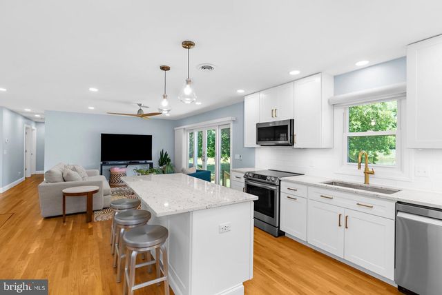 205 RIVERSIDE DR, Chester, MD 21619