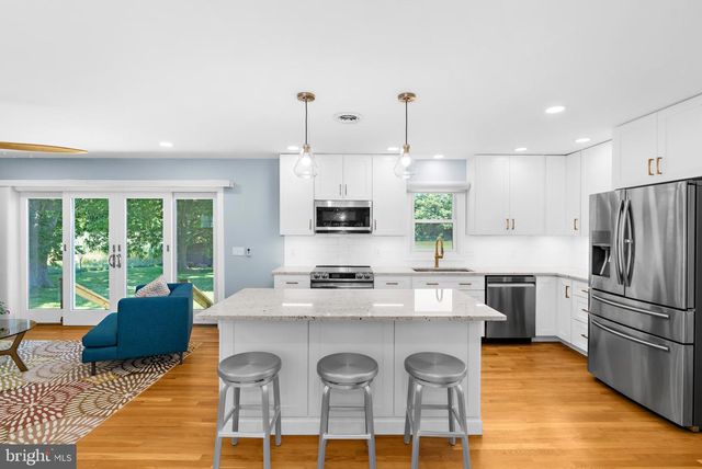 205 RIVERSIDE DR, Chester, MD 21619