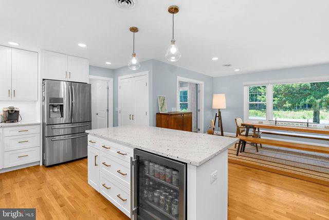 205 RIVERSIDE DR, Chester, MD 21619