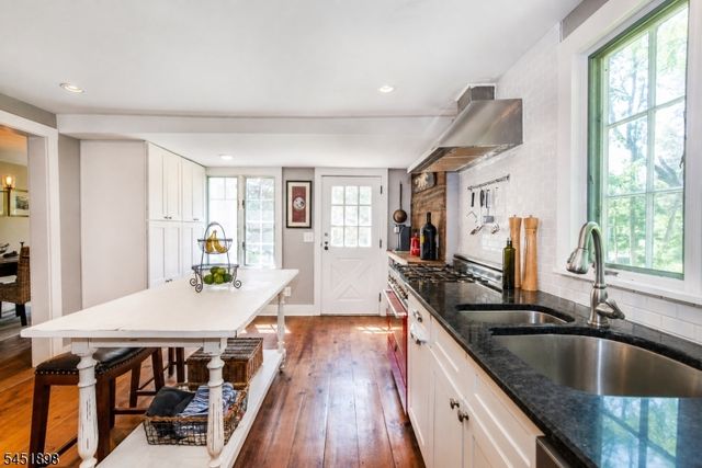 159 Mountainside Rd, Mendham Twp., NJ 07945