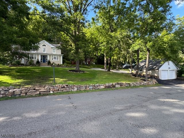 159 Mountainside Rd, Mendham Twp., NJ 07945