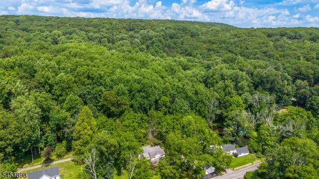 159 Mountainside Rd, Mendham Twp., NJ 07945