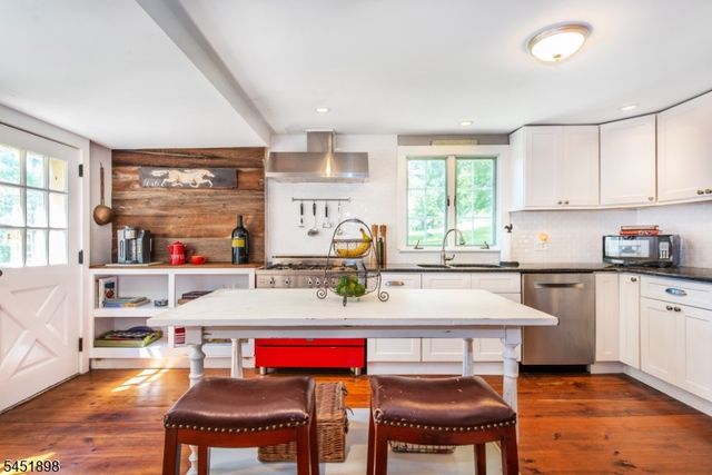 159 Mountainside Rd, Mendham Twp., NJ 07945