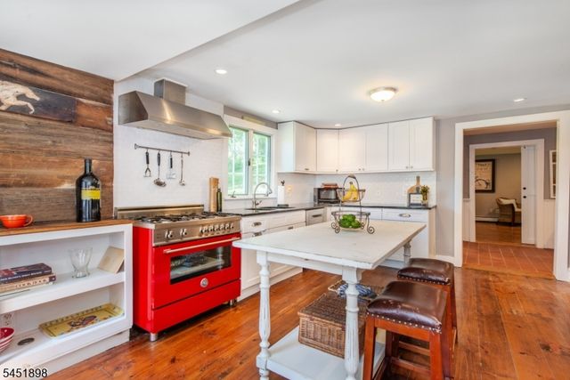 159 Mountainside Rd, Mendham Twp., NJ 07945