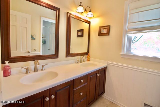 32 Sabina Terrace, Freehold, NJ 07728