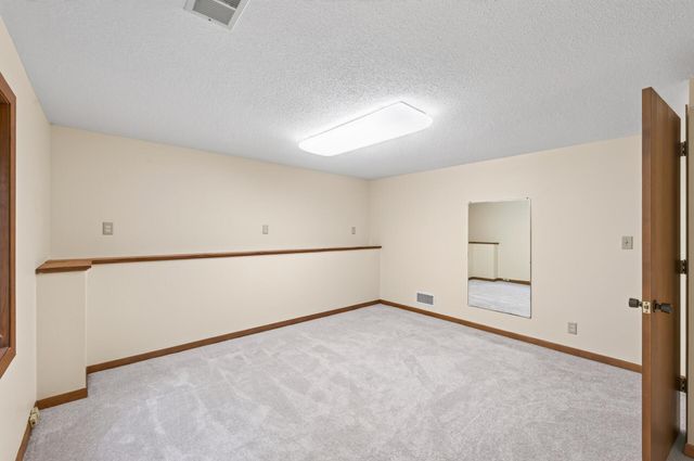 7712 Riverdale Drive N, Brooklyn Park, MN 55444