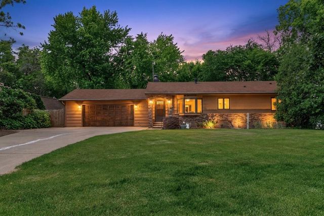 7712 Riverdale Drive N, Brooklyn Park, MN 55444