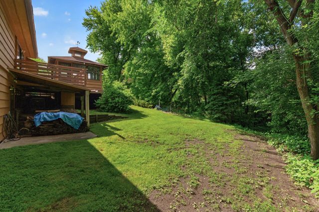 7712 Riverdale Drive N, Brooklyn Park, MN 55444