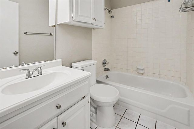 10109 S Hillcrest Drive, Oklahoma City, OK 73159