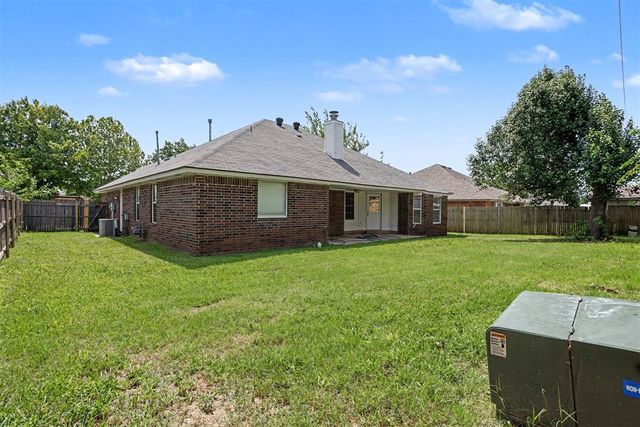 10109 S Hillcrest Drive, Oklahoma City, OK 73159