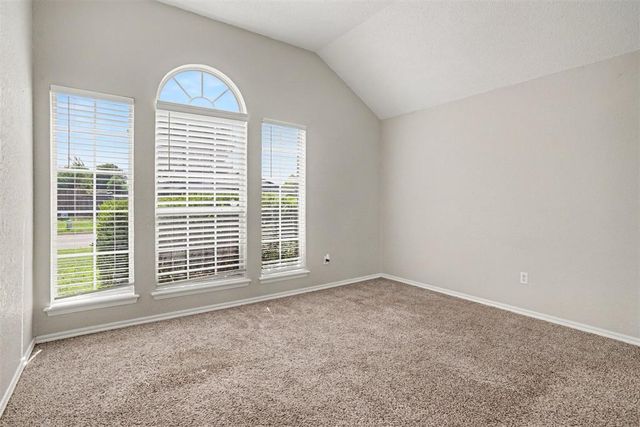 10109 S Hillcrest Drive, Oklahoma City, OK 73159