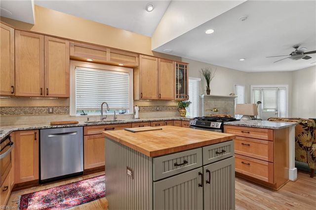 419 48th ST, Virginia Beach, VA 23451