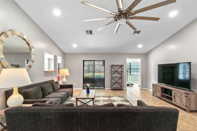 10 CARRY BACK ROAD, Ocala, FL 34482