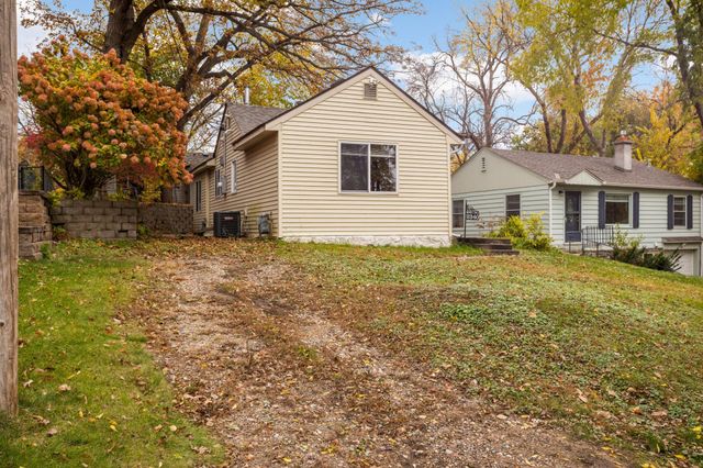 2340 Ives Lane N, Plymouth, MN 55441