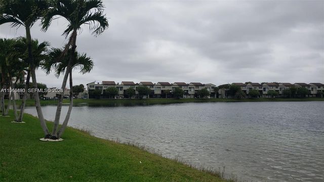 10221 Fontainebleau Blvd 203, Miami, FL 33172