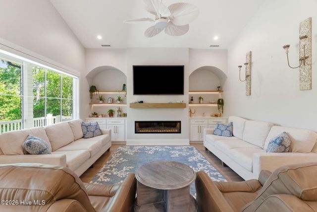 104 SW 29th Street, Oak Island, NC 28465