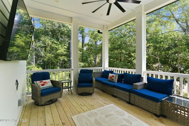 104 SW 29th Street, Oak Island, NC 28465