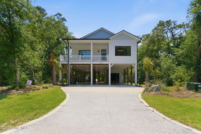 104 SW 29th Street, Oak Island, NC 28465