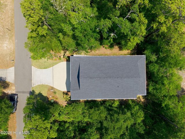 104 SW 29th Street, Oak Island, NC 28465