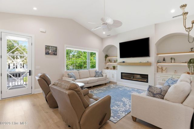 104 SW 29th Street, Oak Island, NC 28465