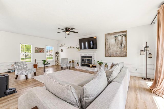 11704 Madison County Circle, Granger, IN 46530