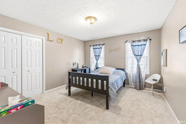 11704 Madison County Circle, Granger, IN 46530