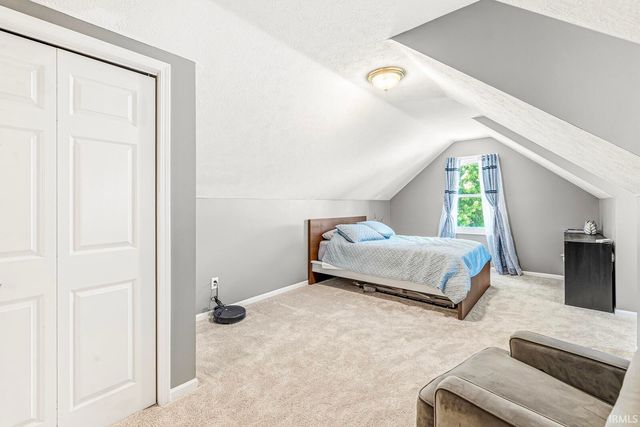 11704 Madison County Circle, Granger, IN 46530