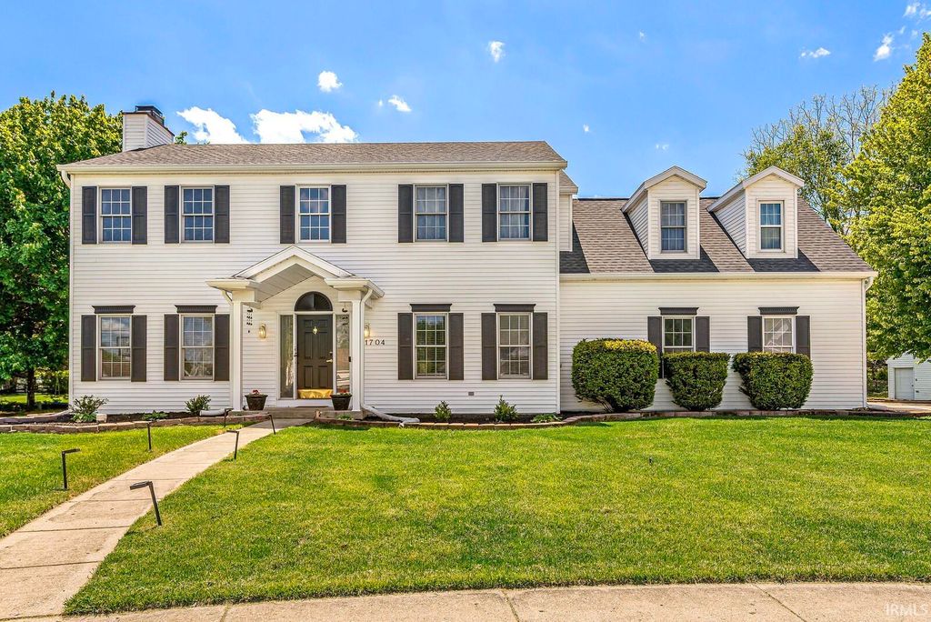 11704 Madison County Circle, Granger, IN 46530