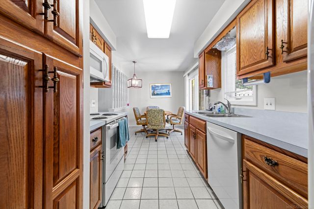 500 Pineview Court, St Clair Shores, MI 48081