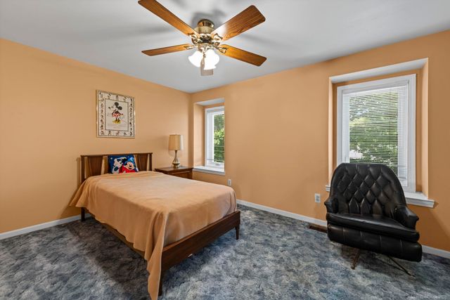 500 Pineview Court, St Clair Shores, MI 48081