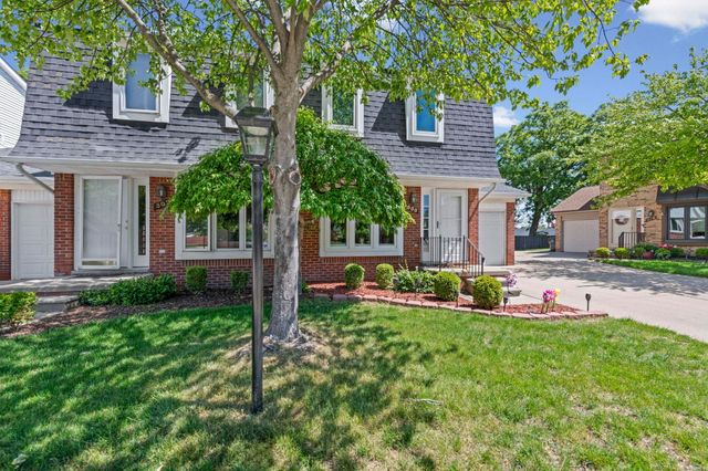 500 Pineview Court, St Clair Shores, MI 48081