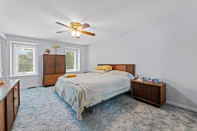 500 Pineview Court, St Clair Shores, MI 48081