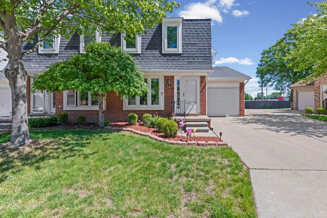 500 Pineview Court, St Clair Shores, MI 48081