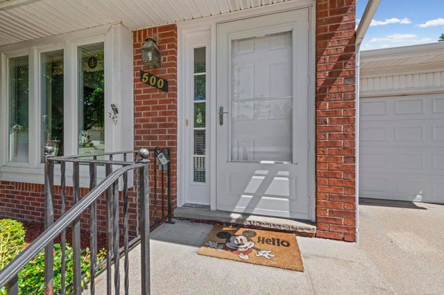 500 Pineview Court, St Clair Shores, MI 48081