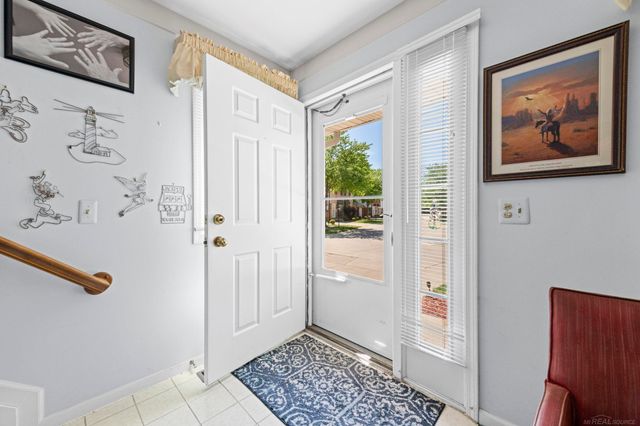 500 Pineview Court, St Clair Shores, MI 48081