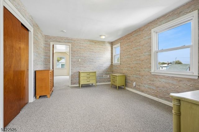 12 Holly St, Clifton City, NJ 07013