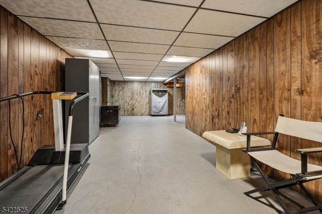 12 Holly St, Clifton City, NJ 07013