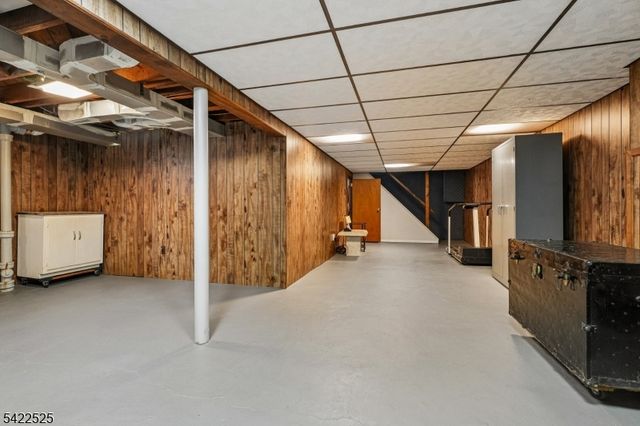 12 Holly St, Clifton City, NJ 07013